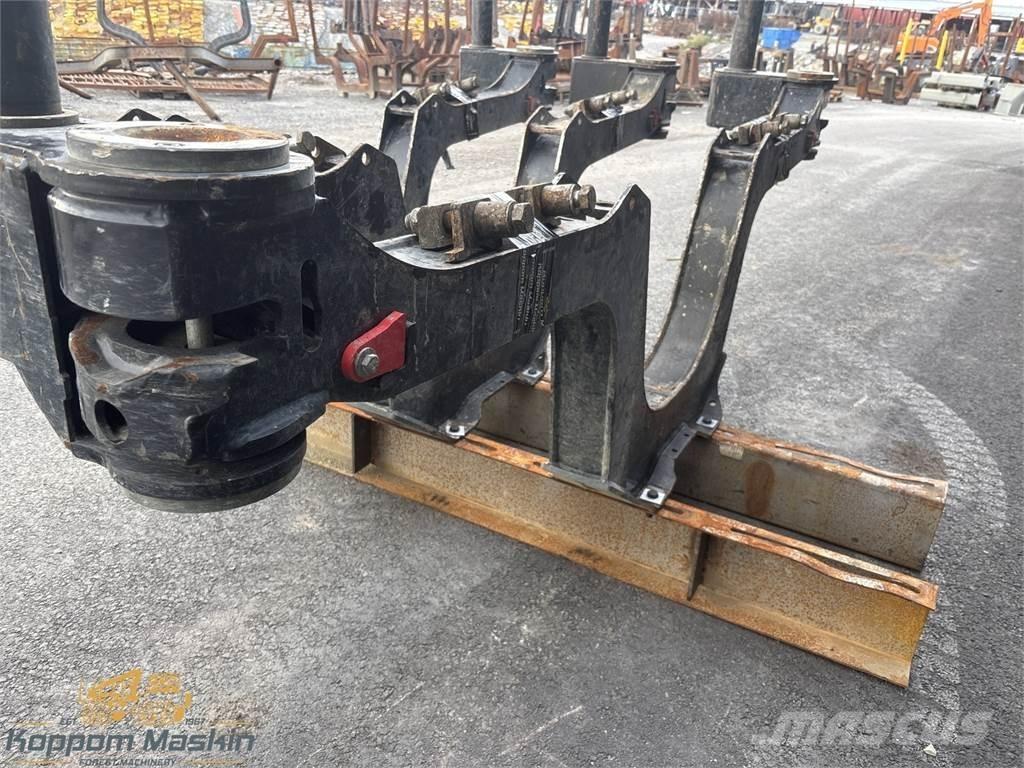 Komatsu 855 Ďalšie komponenty