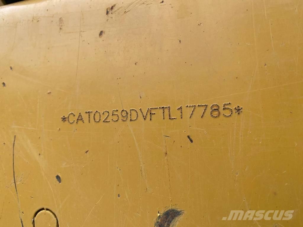 CAT 259 D Šmykom riadené nakladače