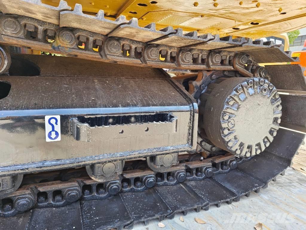 CAT 320 D Pásové rýpadlá