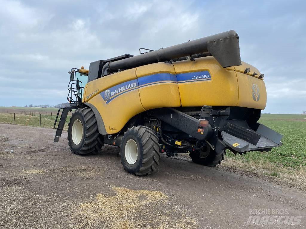 New Holland CX 8090 Kombinované zberacie stroje