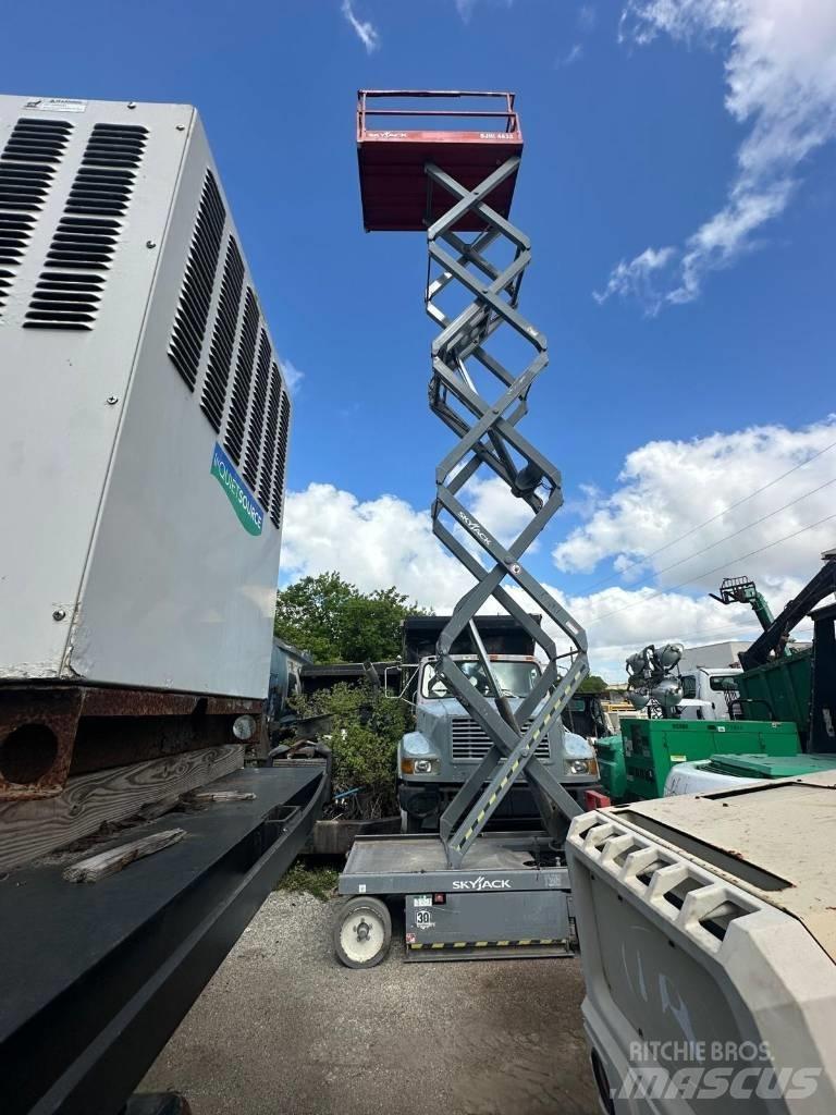 JLG 32 Lift Nožnicové zdvíhacie plošiny
