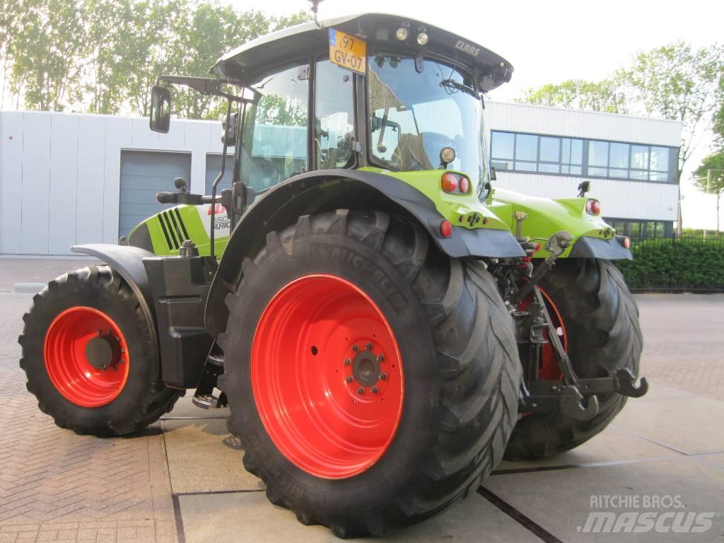 CLAAS Arion 650 CIS Traktory