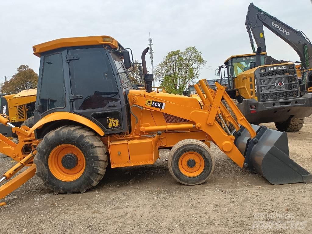 JCB 3 CX Kolesové nakladače