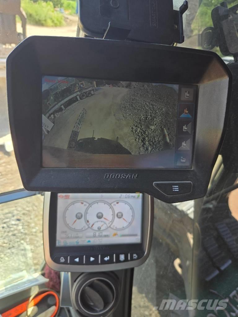 Doosan DX 300 LC-5 Pásové rýpadlá