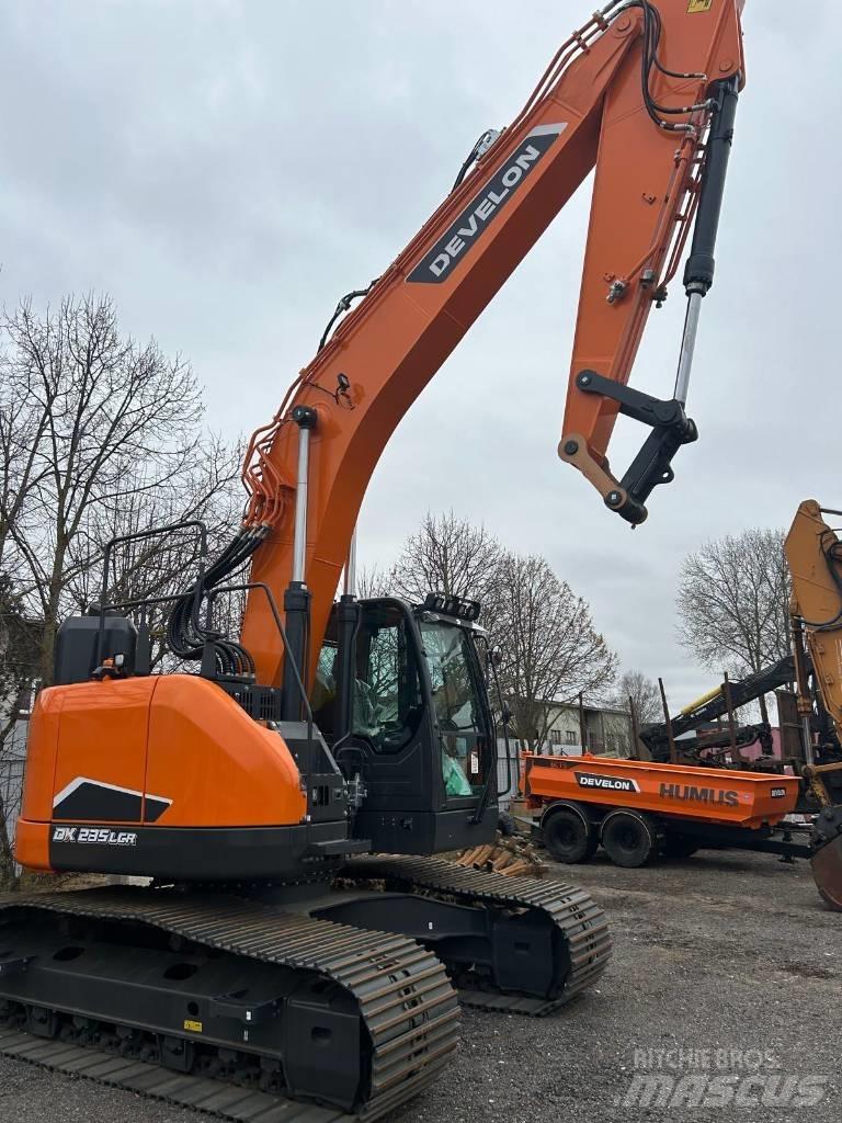 Develon DX 235 LCR-7 Pásové rýpadlá