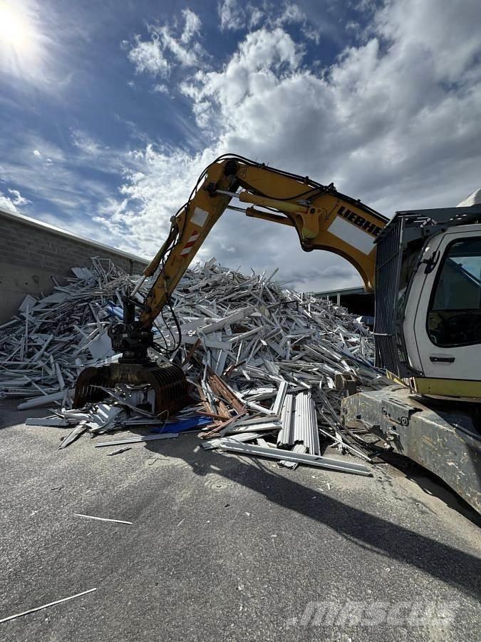 Liebherr A316 Li Špeciálne bagre