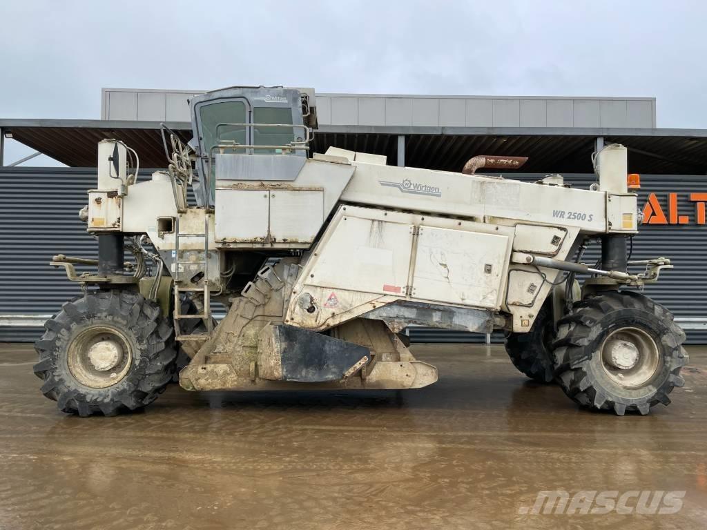 Wirtgen WR 2500S Recyklovače asfaltu