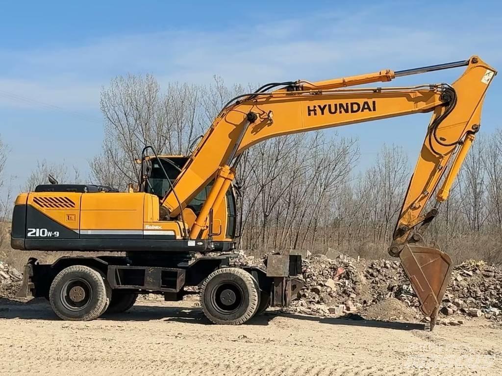 Hyundai R210W-9 Kolesové rýpadlá