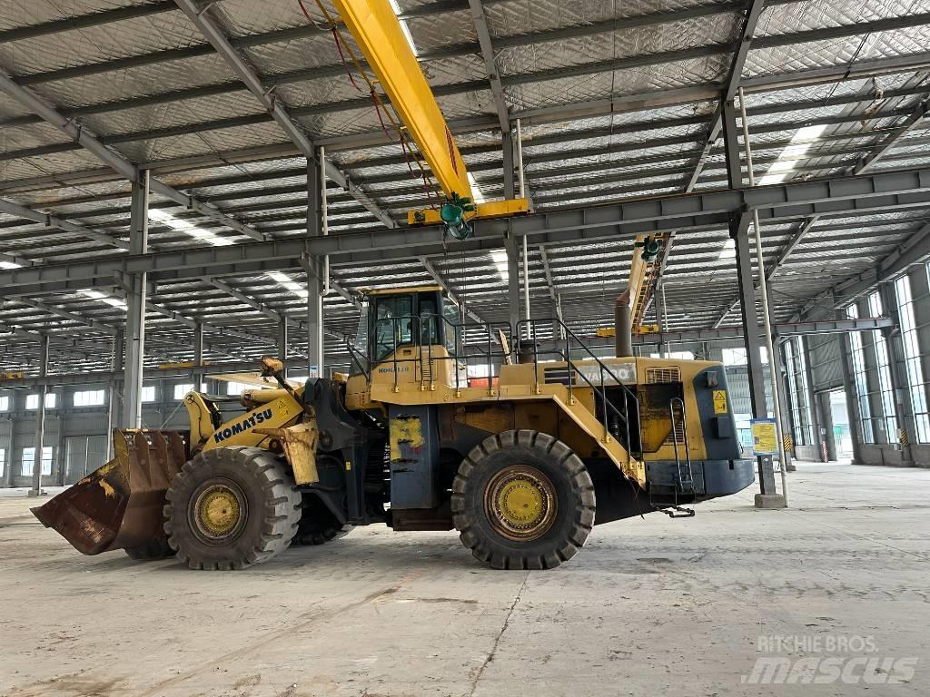 Komatsu WA 600 Kolesové nakladače