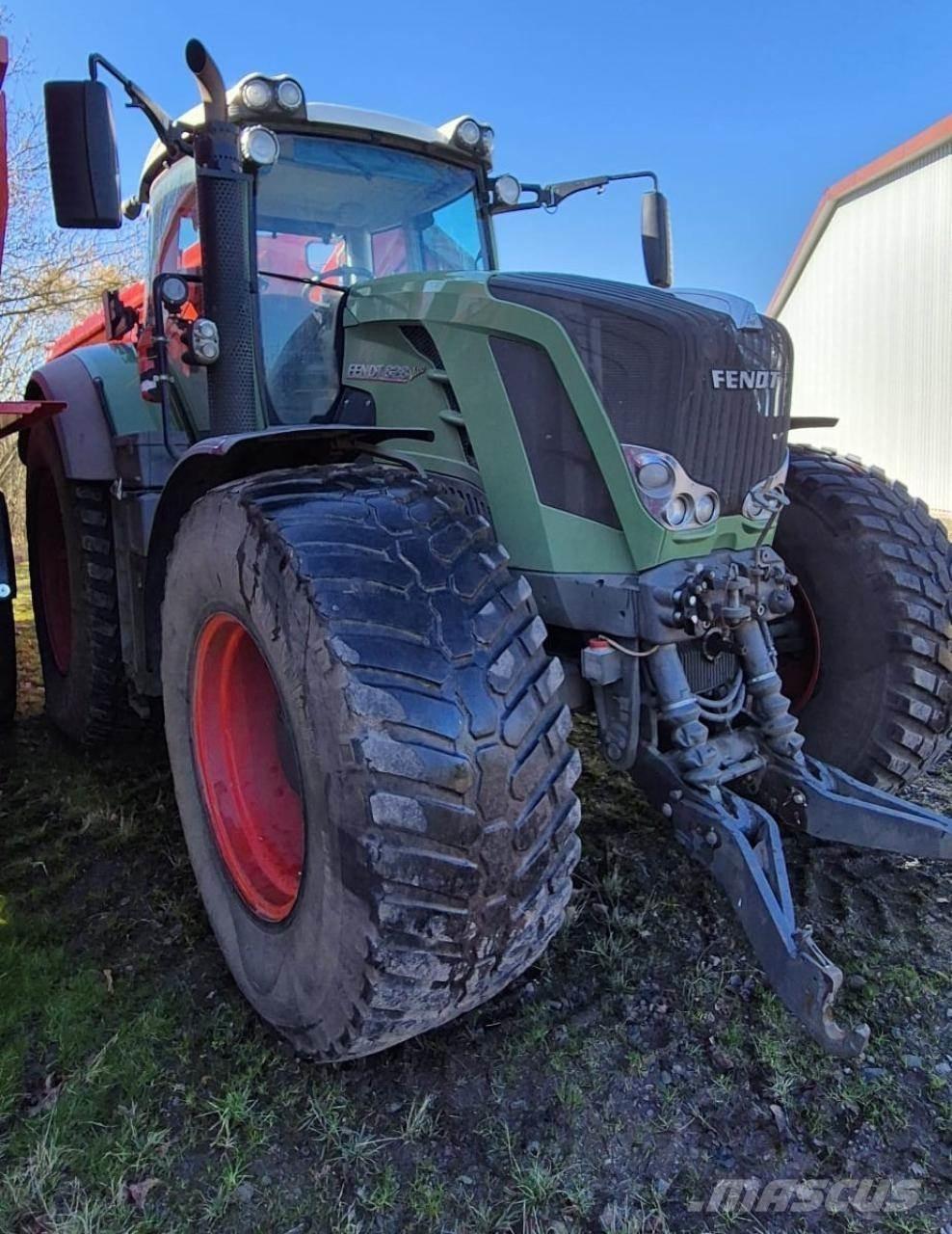 Fendt 828 Vario Traktory