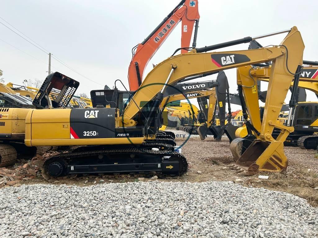 CAT 325 D2 Pásové rýpadlá