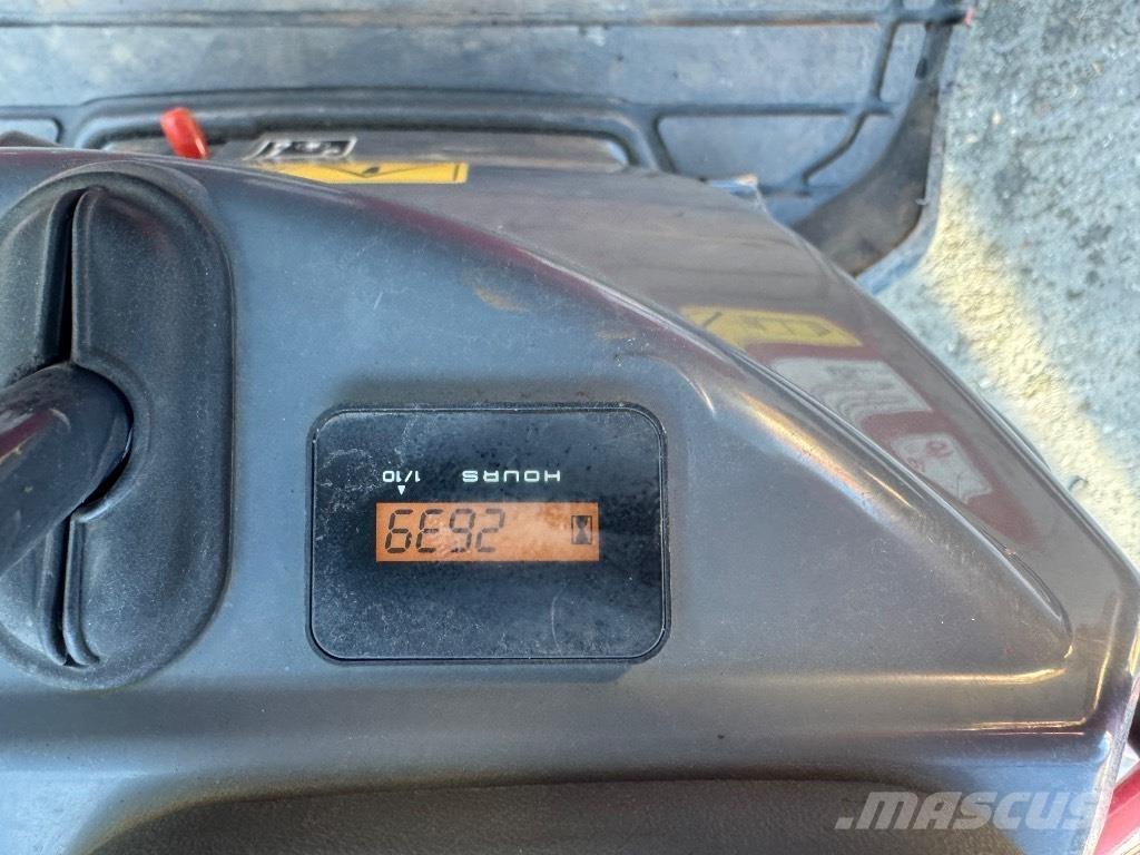 Yanmar SV08 (1E826) Mini rýpadlá < 7t