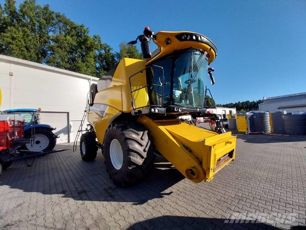 New Holland CX 8.90 Kombinované zberacie stroje