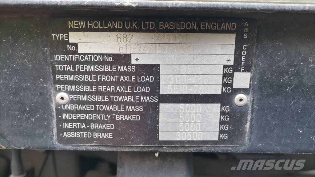 New Holland M160 Traktory