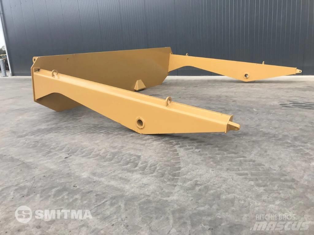 CAT 740B Zadné dvere