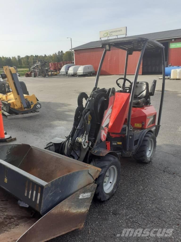 Norcar A6226 Viacúčelové nakladače