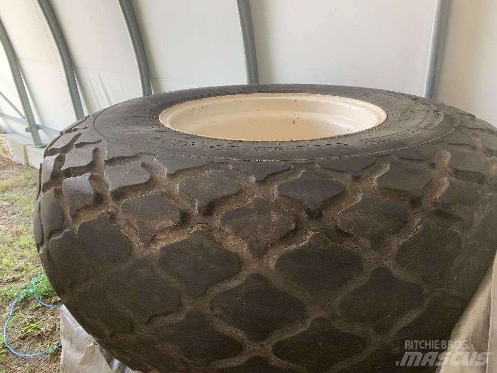 Trelleborg 23.1 26 Pneumatiky, kolesá a ráfiky