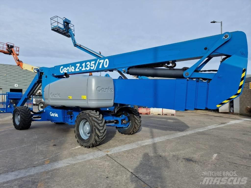 Genie Z 135/70 Kĺbové plošiny