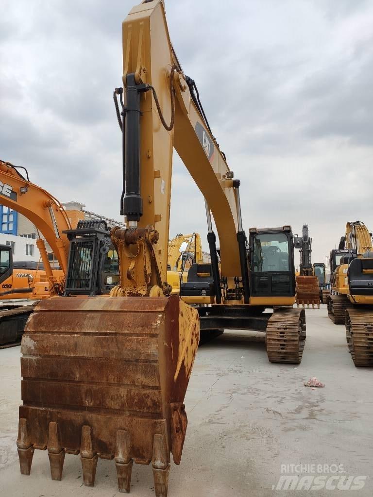 CAT 329 D Pásové rýpadlá