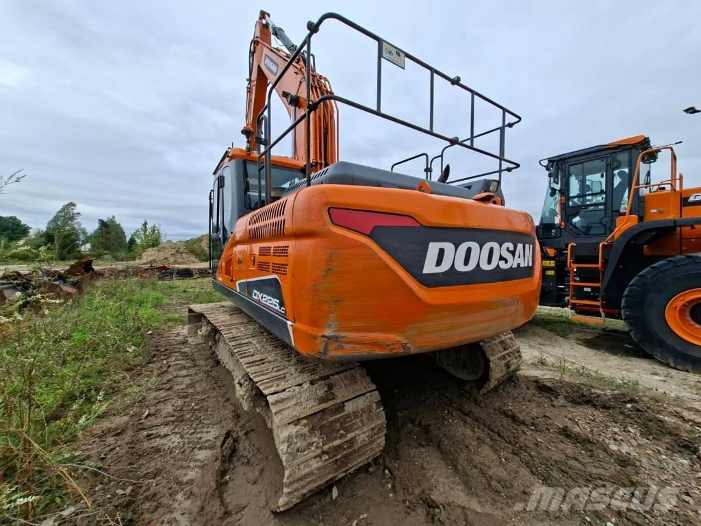 Doosan DX 225 LC-5 Pásové rýpadlá