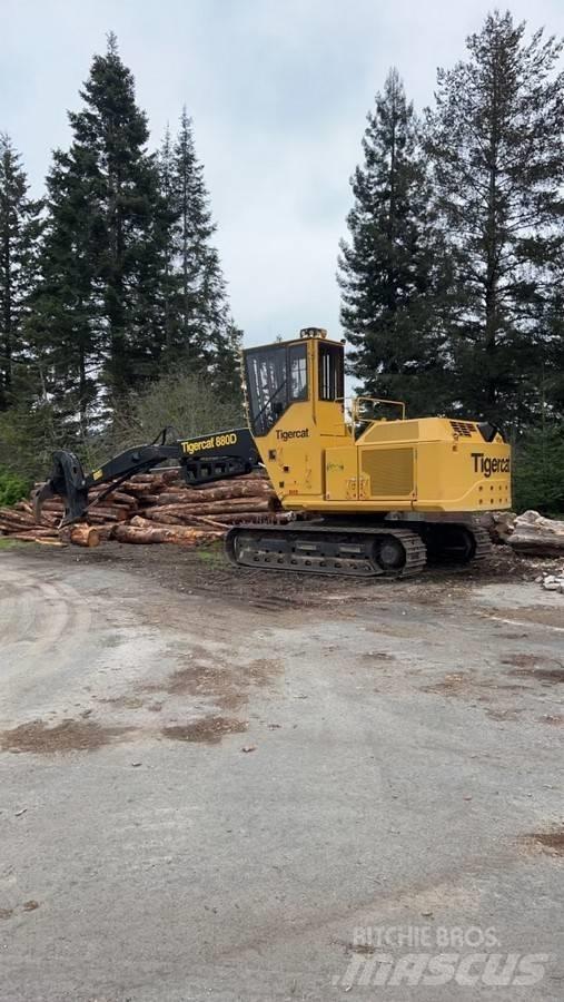 Tigercat 880D Lesné nakladače