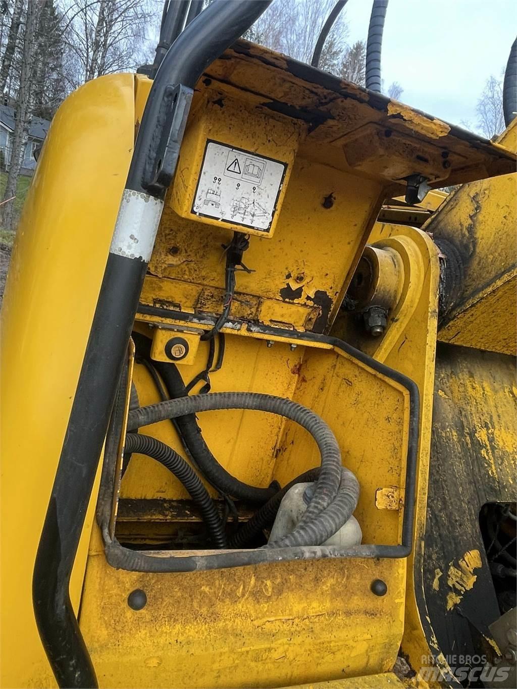 JCB JS 200 LC Pásové rýpadlá