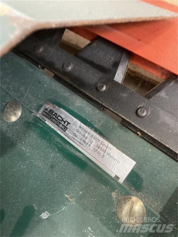 CLAAS BACHT SIDEKNIV Príslušenstvo a náhradné diely ku kombajnom