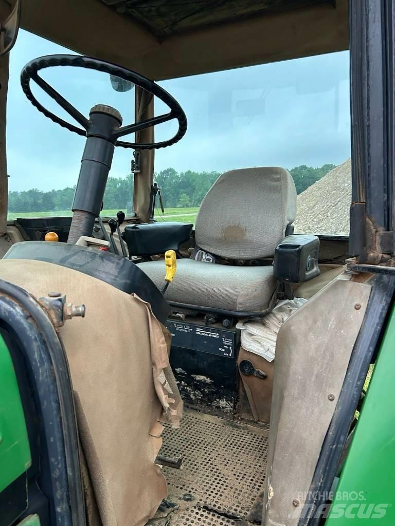 John Deere 4960 Traktory