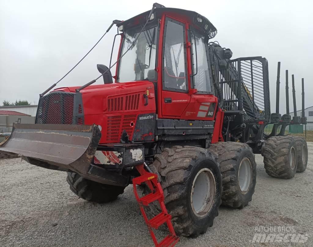 Komatsu 845 Lesné traktory
