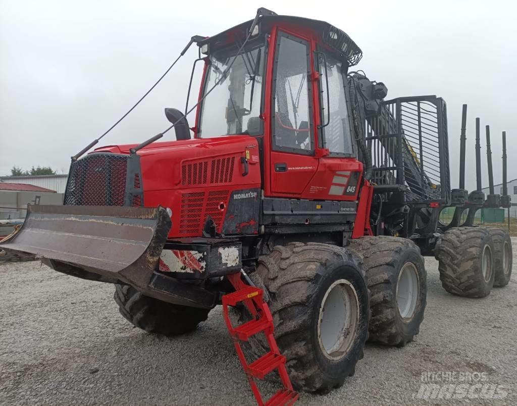 Komatsu 845 Lesné traktory