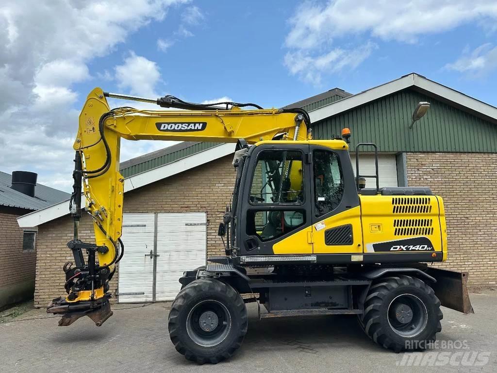 Doosan DX140W-5 Kolesové rýpadlá