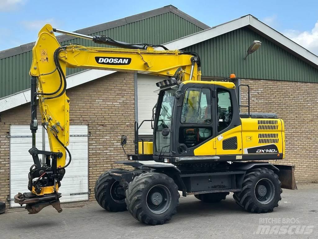 Doosan DX140W-5 Kolesové rýpadlá