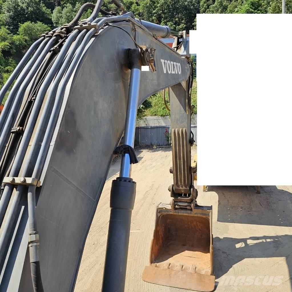 Volvo EC 300 D Pásové rýpadlá