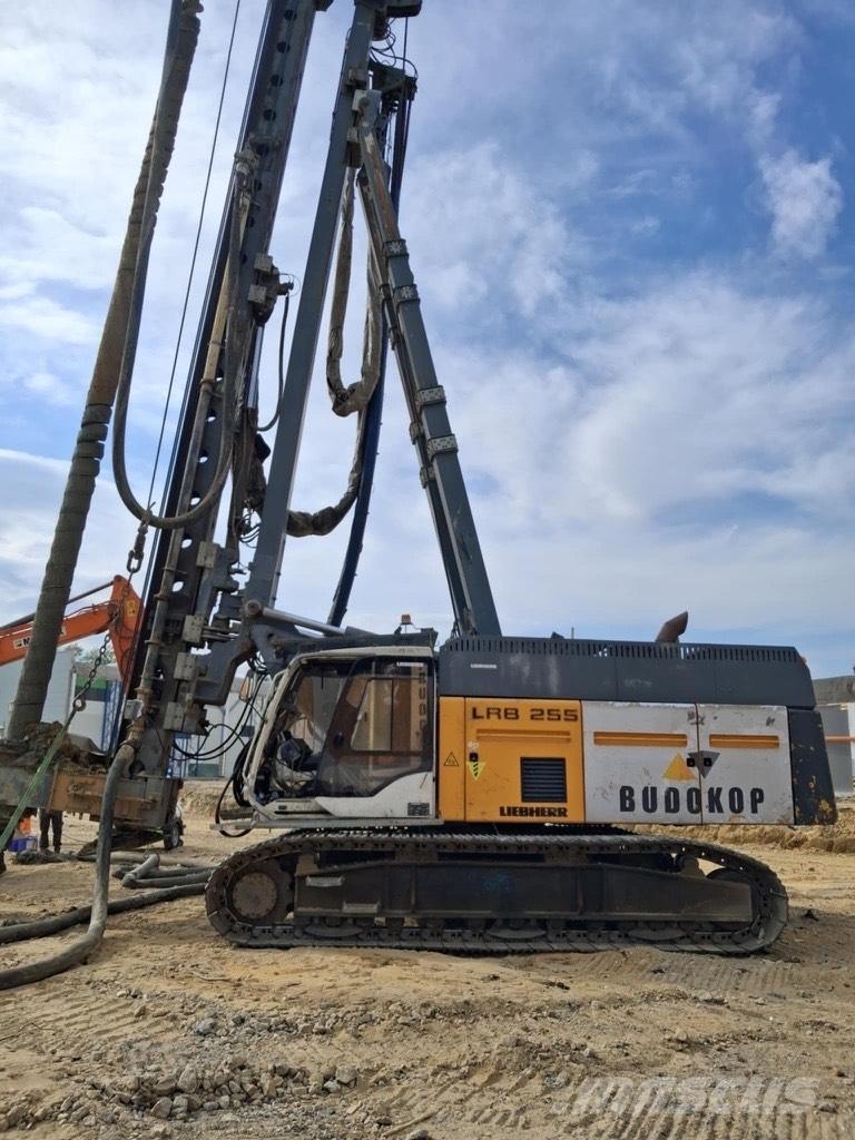 Liebherr LRB255 Pilierovej žeriav
