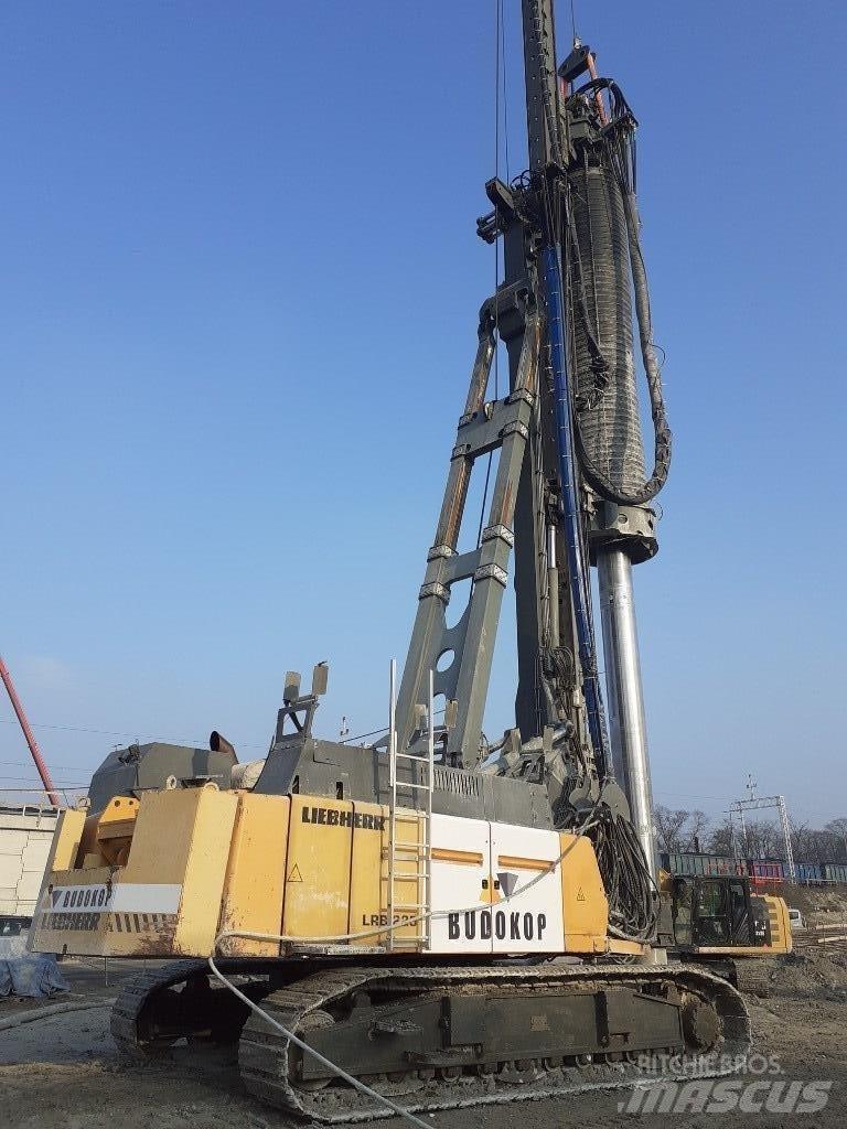 Liebherr LRB255 Pilierovej žeriav