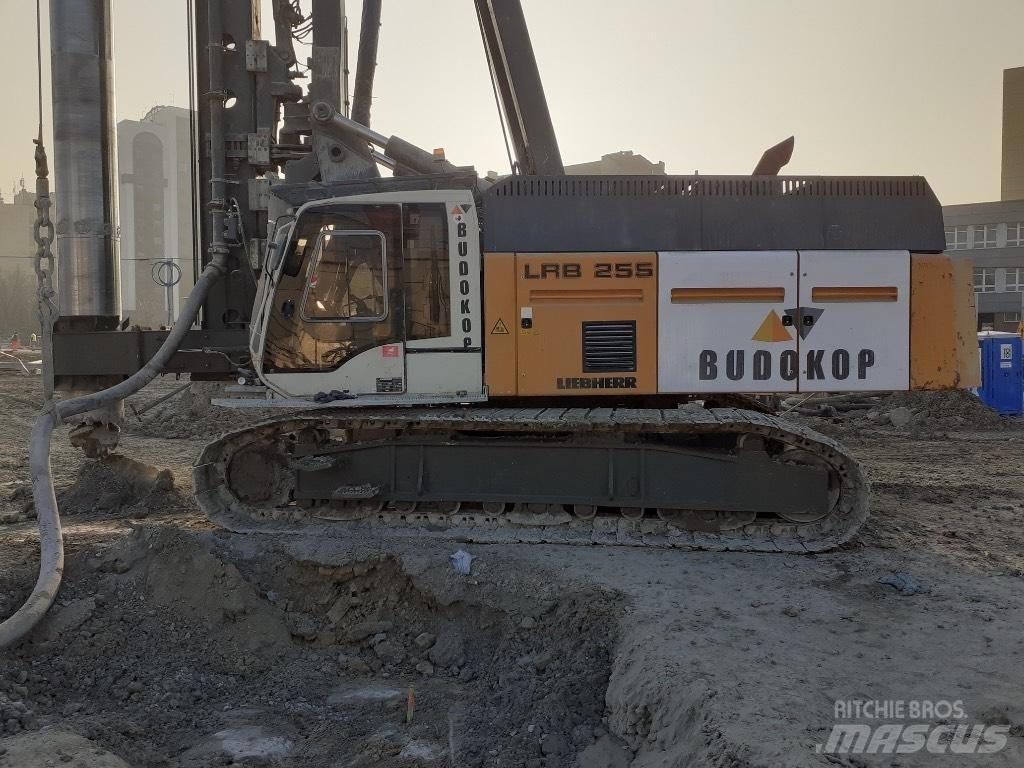 Liebherr LRB255 Pilierovej žeriav