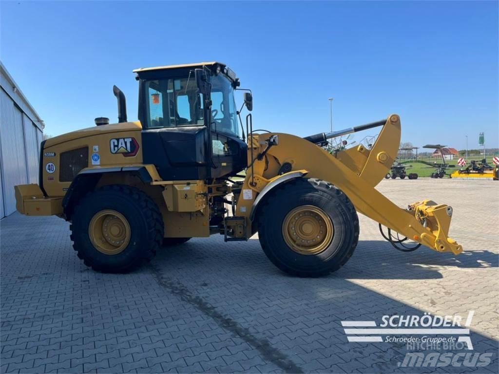 CAT 938 HL Kolesové nakladače