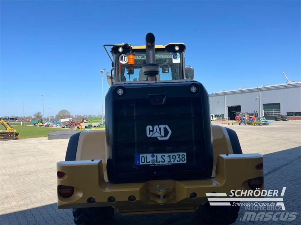 CAT 938 HL Kolesové nakladače