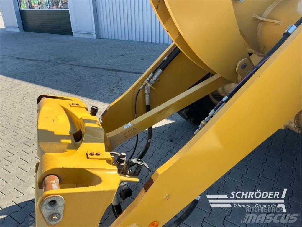 CAT 938 HL Kolesové nakladače