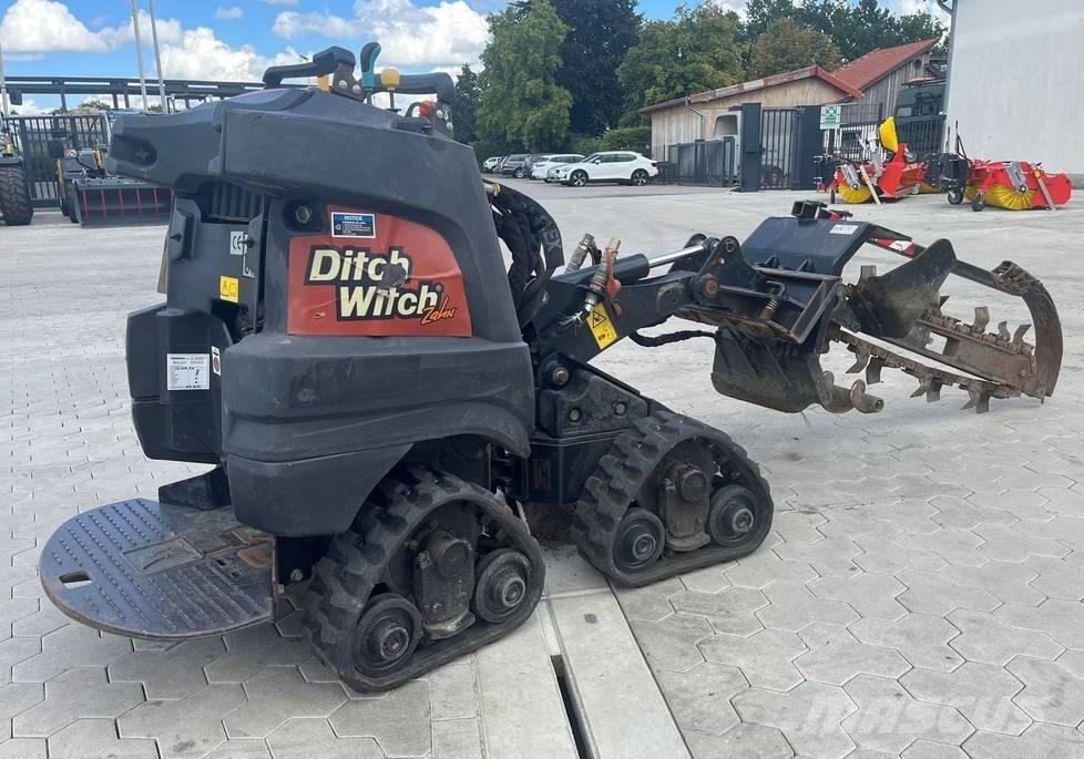 Ditch Witch R300 Pásové sklápače