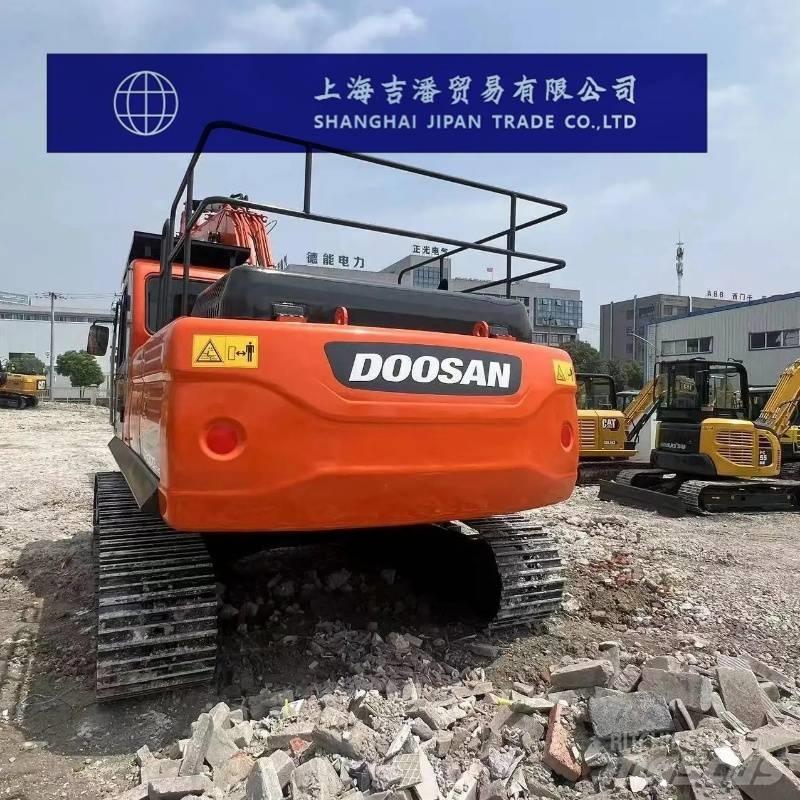 Doosan DX 300 Pásové rýpadlá