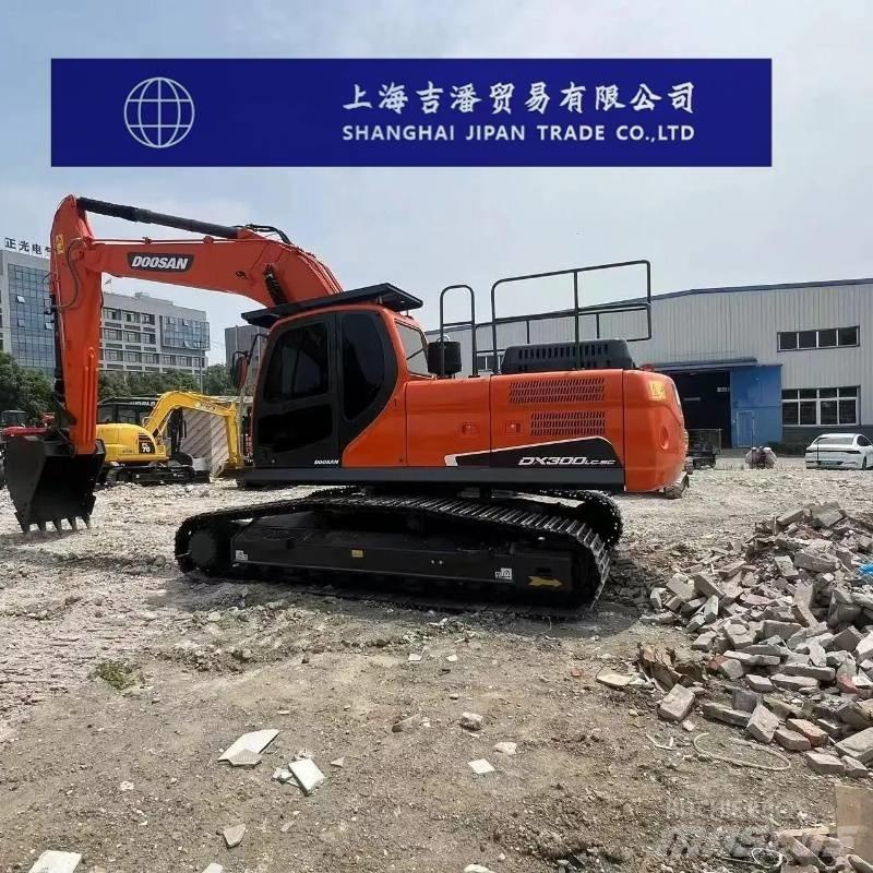 Doosan DX 300 Pásové rýpadlá