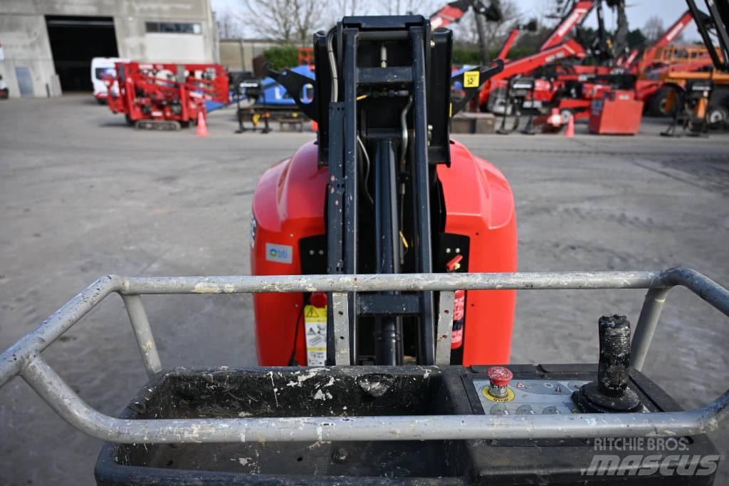 Manitou VJR 100 Kĺbové plošiny