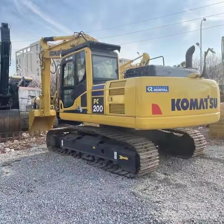 Komatsu PC200-8 Pásové rýpadlá
