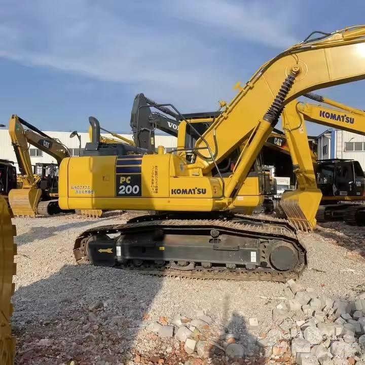 Komatsu PC200-8 Pásové rýpadlá