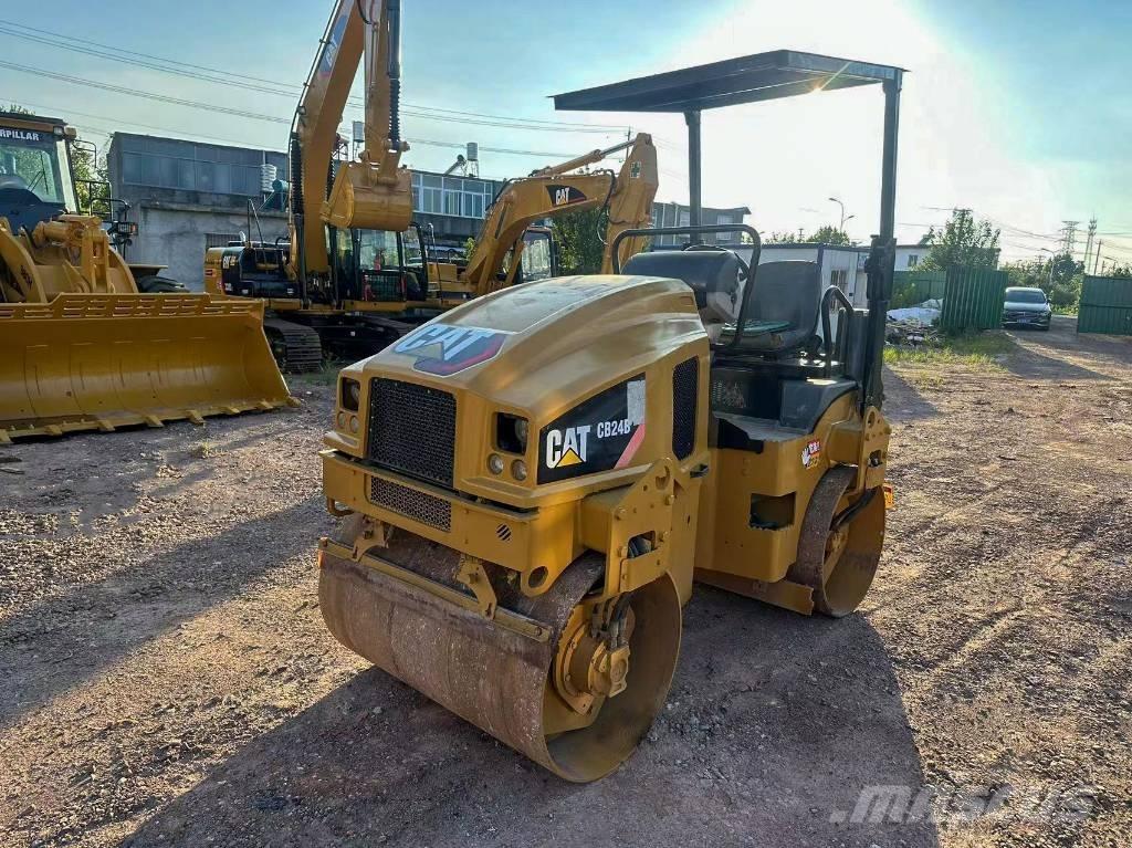 CAT CB 24 B Tandemové valce