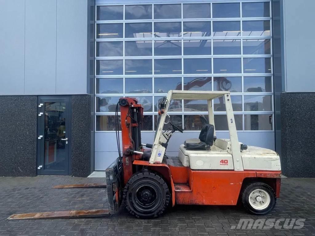 Nissan 40 Iné