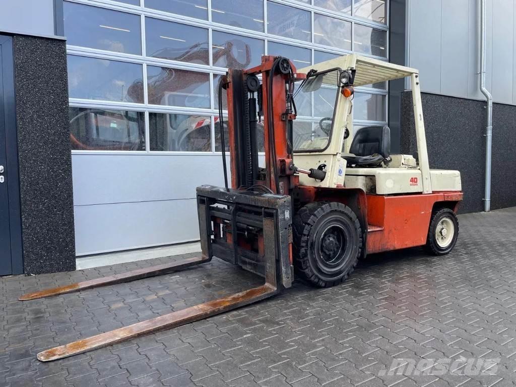 Nissan 40 Iné