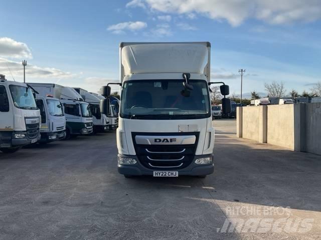 DAF LF180 Nákladné vozidlá s bočnou zhrnovacou plachtou