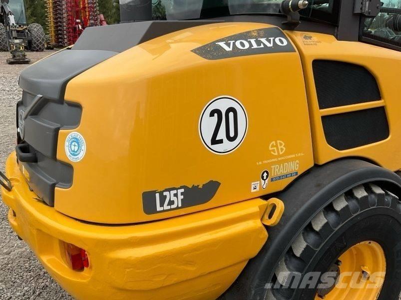 Volvo L 25 F Kolesové nakladače